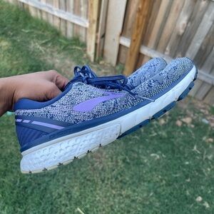 Brooks Ghost 11 Women's Size 9.5 (B) Medium Running Shoes Navy Lavender